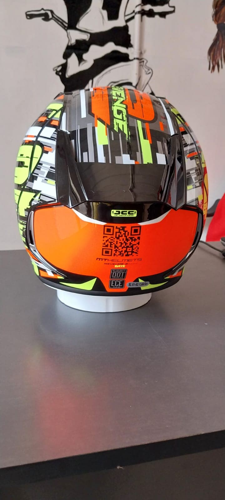 MT Revenge 2 Helmet (Glossy Pear Orange)