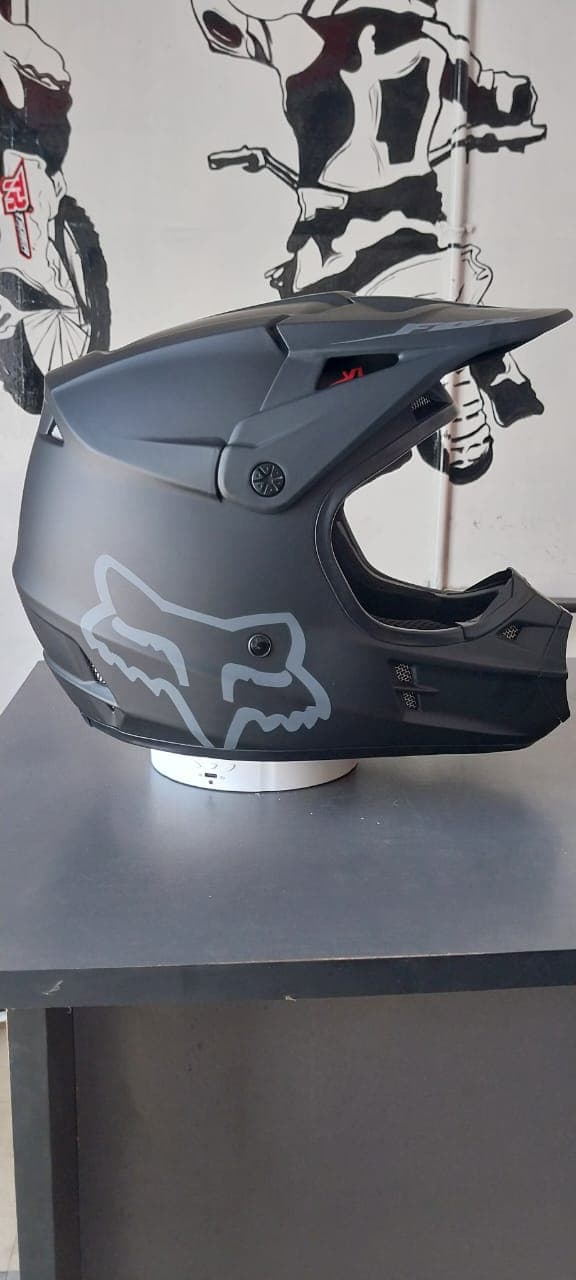 Fox V1 Matt Black