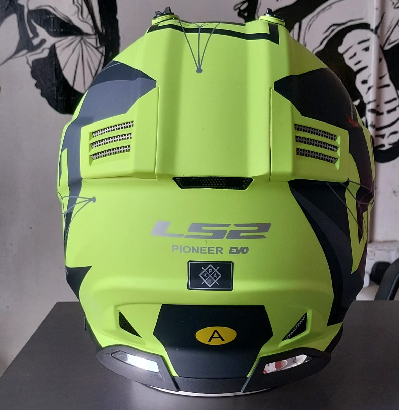 LS2 Pioneer Green Black
