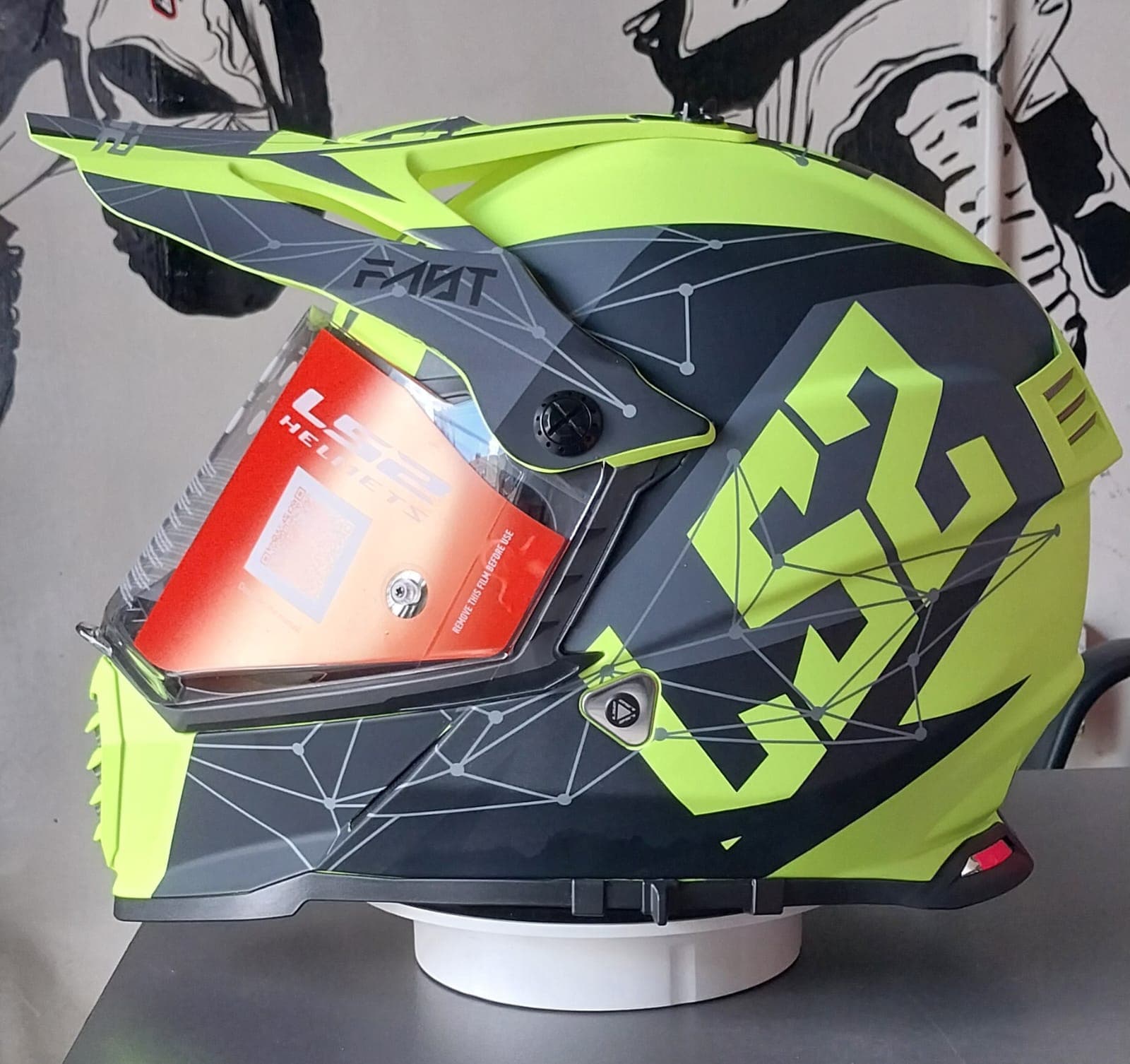 LS2 Pioneer Green Black